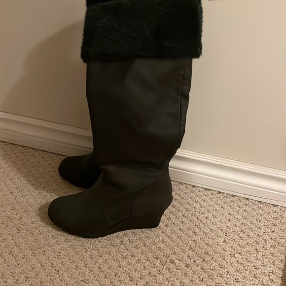 High Heel Boots - Picture 2 of 4